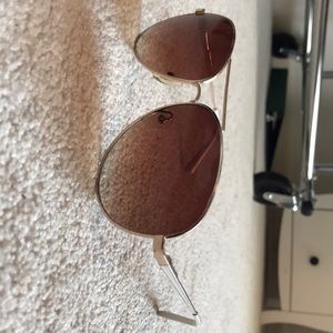 Steve Madden Gold and white sunglasses